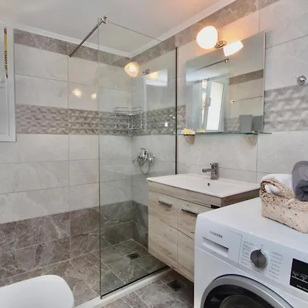 Apartament Nina *