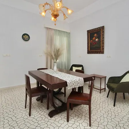 Apartment Nina *